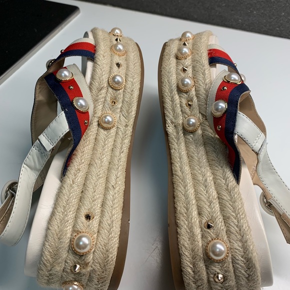 Fashion sandals! Mint condition never worn! - Picture 4 of 5